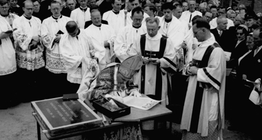 Officiële opening van het klooster